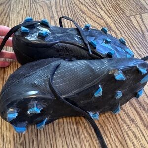 Kids Black Soccer Cleats